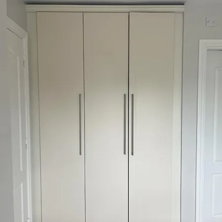 Private And Ensuite In 나스